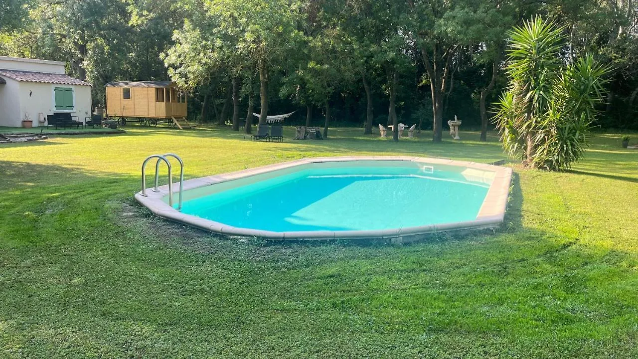 Aux Portes De La Camargue Studio Balneo Piscine Tarascon
